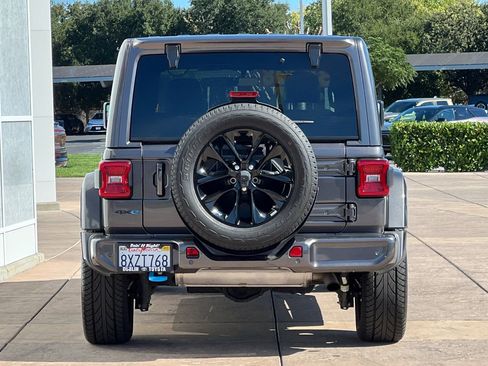 Used 2021 Jeep Wrangler Unlimited Sahara image 5