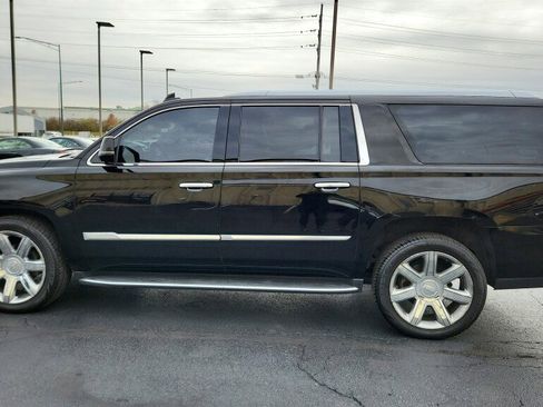 Used 2018 Cadillac Escalade ESV Luxury AWD/4WD image 4