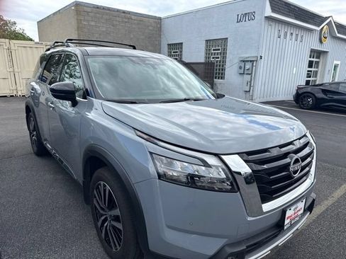 New 2025 Nissan Pathfinder Platinum w/ Lighting Package (N92) AWD/4WD image 6