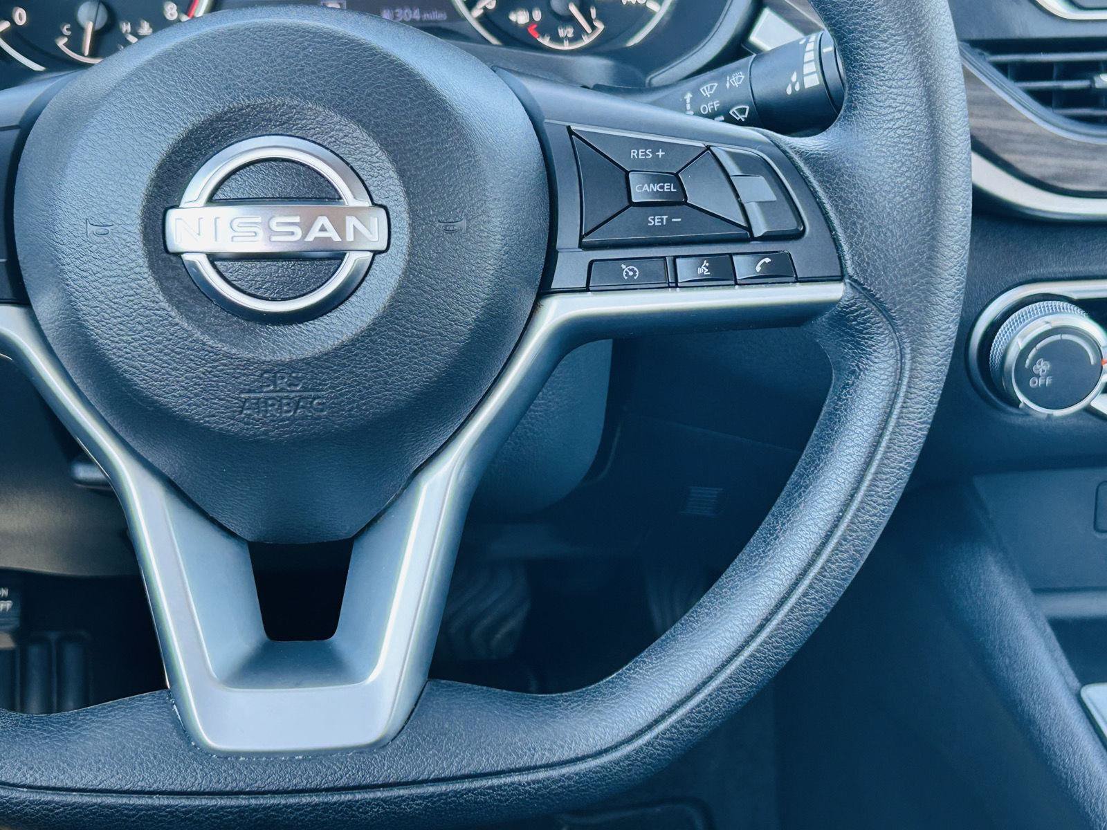 Used 2025 Nissan Altima 2.5 SV FWD image 14