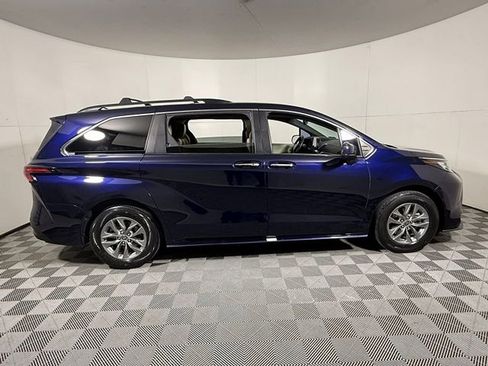 Used 2022 Toyota Sienna XLE FWD image 8