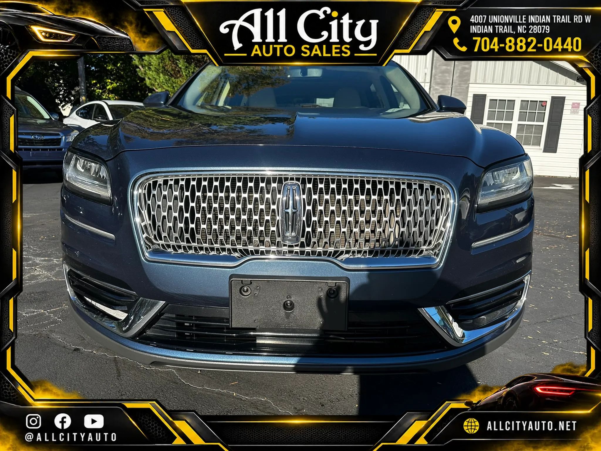 Used 2019 Lincoln Nautilus Select AWD/4WD image 2