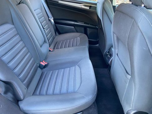 Used 2019 Ford Fusion SE image 43