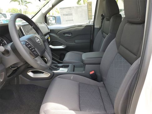 New 2025 Nissan Frontier SV w/ SV Convenience Package image 9