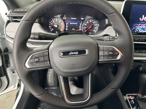 New 2026 Jeep Compass Latitude image 25