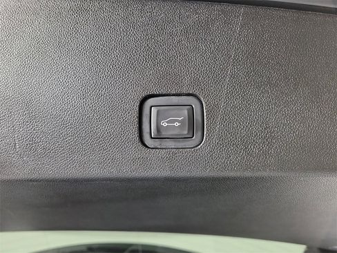 Certified 2024 Cadillac XT6 Premium Luxury w/ Technology Package image 9