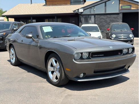 Used 2009 Dodge Challenger R/T w/ Sound Group RWD image 3
