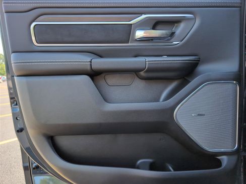 New 2026 RAM 1500 Laramie AWD/4WD image 39