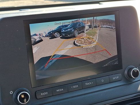 Used 2023 Hyundai Kona SE image 18