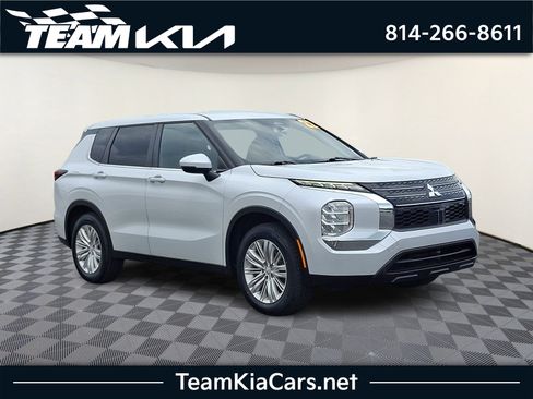 Used 2022 Mitsubishi Outlander ES FWD image 1