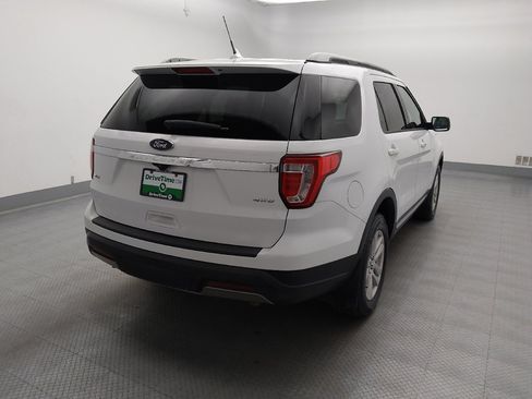 Used 2019 Ford Explorer XLT w/ Equipment Group 202A AWD/4WD image 7