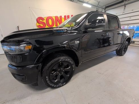 New 2026 RAM 1500 4x4 Crew Cab image 2