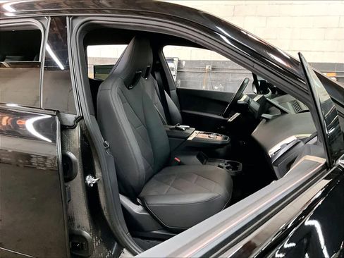 Certified 2022 BMW iX xDrive50 w/ Sport Package image 10