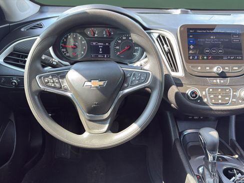 Used 2024 Chevrolet Malibu LT FWD image 20