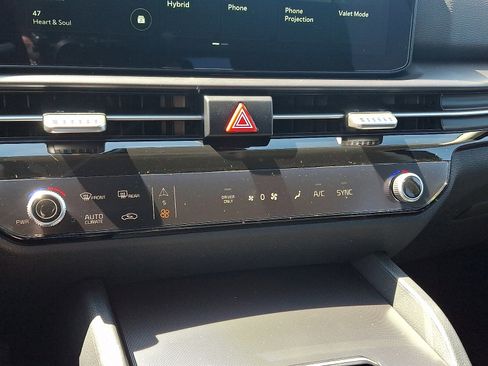 New 2026 Kia Sportage EX image 15