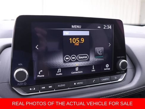 Used 2025 Nissan Rogue SV FWD image 7