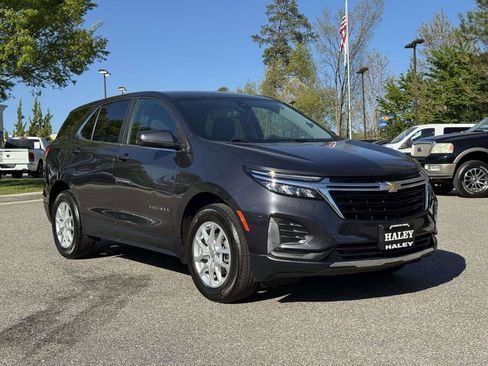 Used 2023 Chevrolet Equinox LT FWD image 2