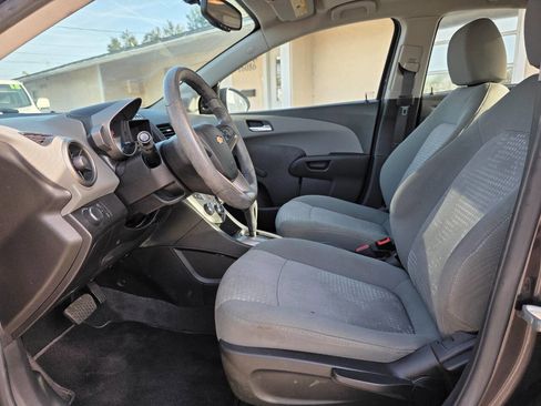 Used 2014 Chevrolet Sonic LS image 9