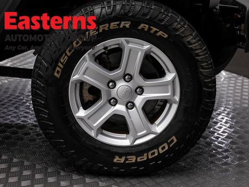 Used 2018 Jeep Wrangler Unlimited Sport S AWD/4WD image 30