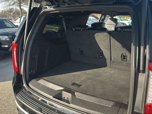 Used 2022 GMC Yukon XL Denali image 19