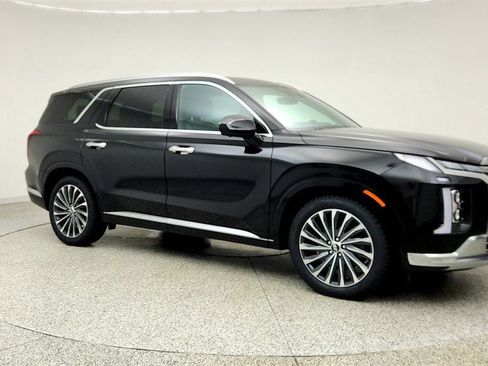 Used 2024 Hyundai Palisade Calligraphy AWD/4WD image 3