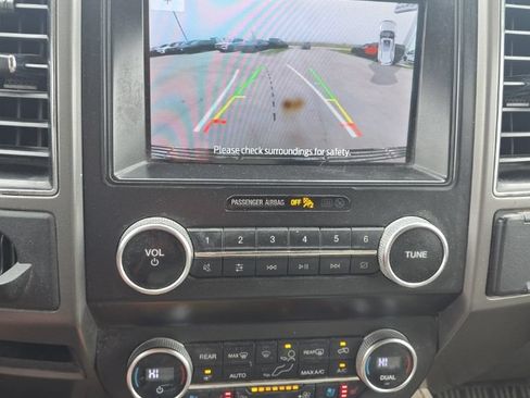 Used 2020 Ford Expedition XLT w/ Equipment Group 202A AWD/4WD image 14