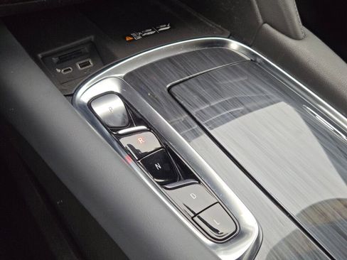 Used 2024 Buick Enclave Premium image 26