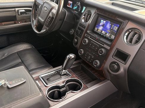 Used 2015 Ford Expedition Platinum image 45