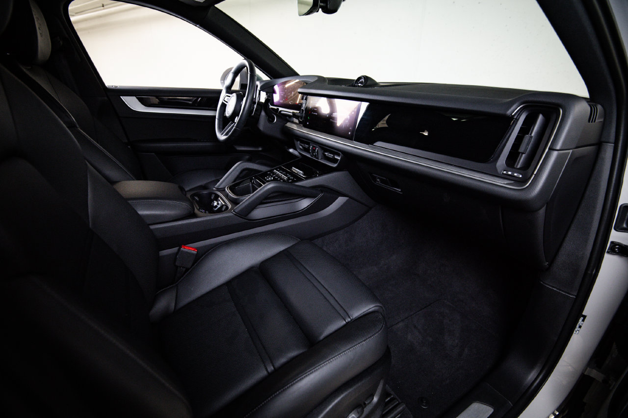 Certified 2026 Porsche Cayenne Coupe AWD/4WD image 28