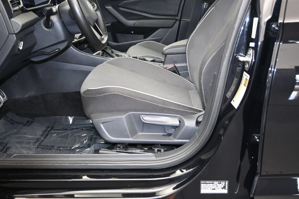 Used 2025 Volkswagen Jetta Sport FWD image 21