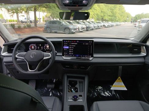 New 2026 Volkswagen Tiguan SE AWD/4WD image 12
