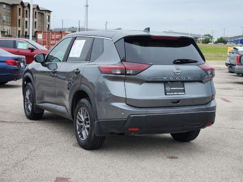 Certified 2025 Nissan Rogue S FWD image 3
