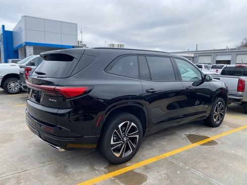 Used 2025 Buick Enclave Sport Touring image 4