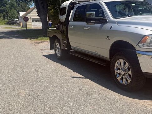 Used 2014 RAM 2500 SLT AWD/4WD image 1