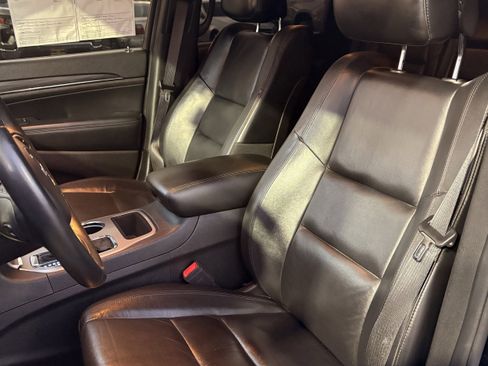 Used 2019 Jeep Grand Cherokee Limited image 16