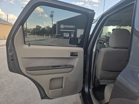 Used 2012 Ford Escape XLT image 6