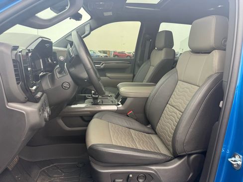 Used 2023 Chevrolet Silverado 1500 ZR2 w/ Technology Package image 13