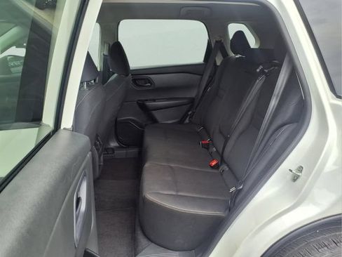 Used 2024 Nissan Rogue S AWD/4WD image 9