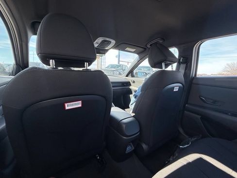 Used 2024 Hyundai Elantra SEL FWD image 25