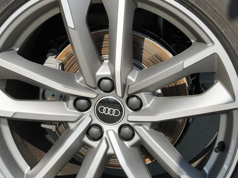 New 2025 Audi Q3 2.0T Premium image 26