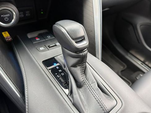Used 2024 Toyota Venza Nightshade AWD/4WD image 18