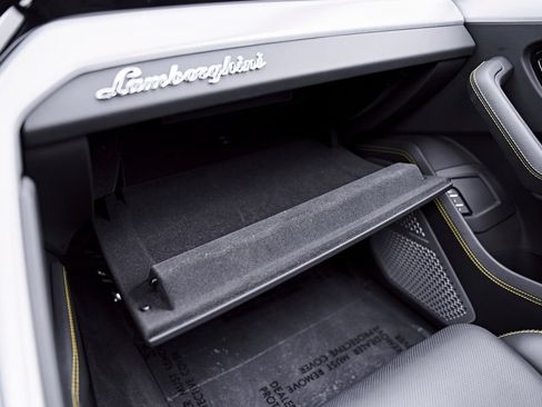 Used 2022 Lamborghini Urus AWD/4WD image 87