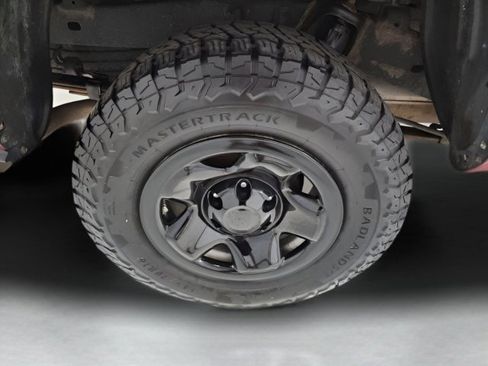 Used 2019 Toyota Tacoma SR image 14