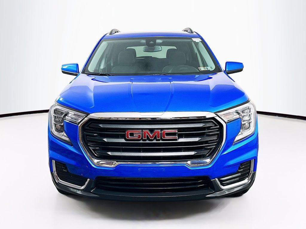 Used 2024 GMC Terrain SLE w/ Driver Convenience Package AWD/4WD image 2