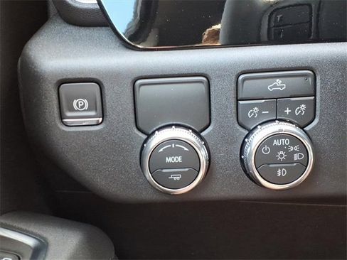 New 2026 GMC Sierra 1500 Elevation image 13
