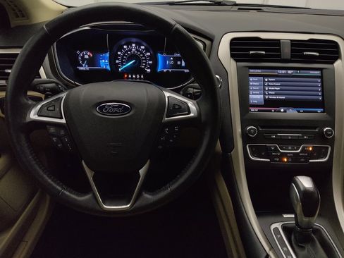 Used 2016 Ford Fusion SE w/ Equipment Group 202A AWD/4WD image 22