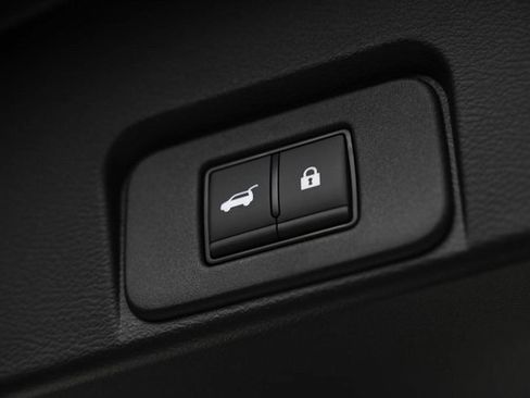 Used 2025 Nissan Rogue Platinum w/ Tech Package image 22