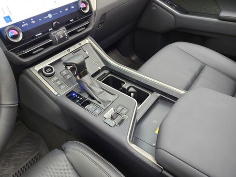 Used 2025 Lexus GX 550 AWD/4WD image 13