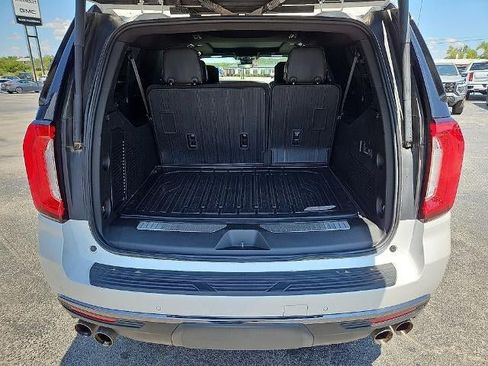 Used 2024 GMC Yukon XL Denali Ultimate AWD/4WD image 16