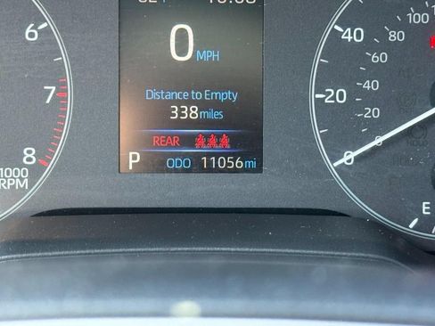 Used 2024 Toyota Corolla Cross LE w/ Moonroof Package AWD/4WD image 28